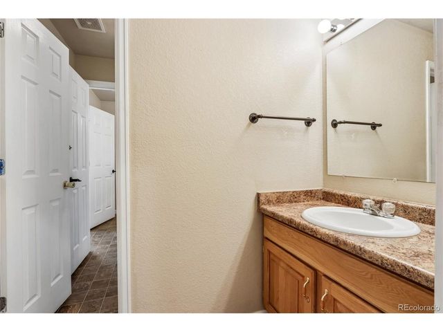 1322 Carriage Dr, Longmont, CO 80501
