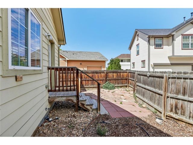 1322 Carriage Dr, Longmont, CO 80501