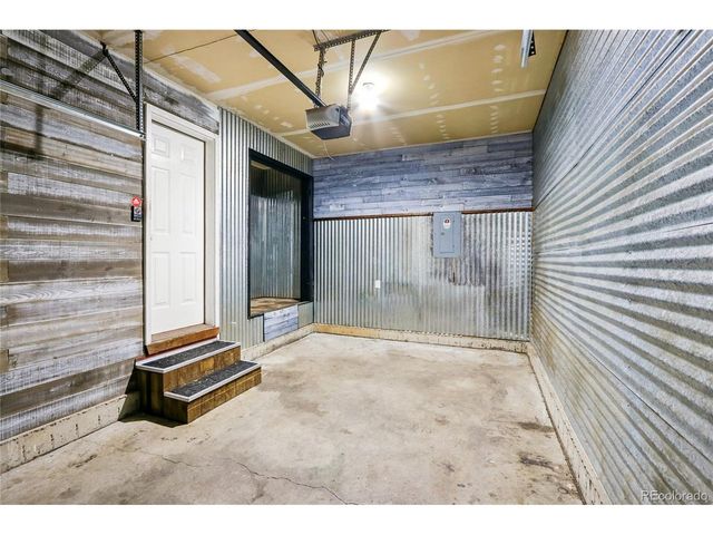 1322 Carriage Dr, Longmont, CO 80501