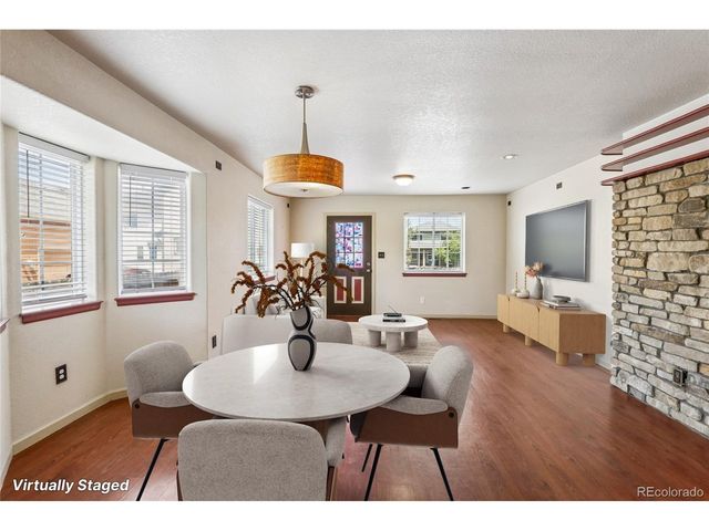 1322 Carriage Dr, Longmont, CO 80501