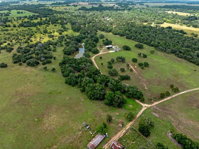 2636 E Fm 532, Schulenburg, TX 78956