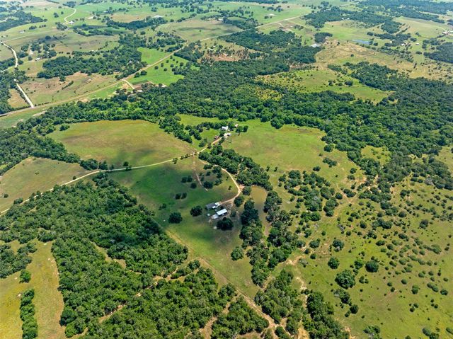 2636 E Fm 532, Schulenburg, TX 78956
