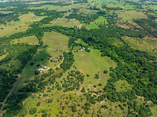 2636 E Fm 532, Schulenburg, TX 78956