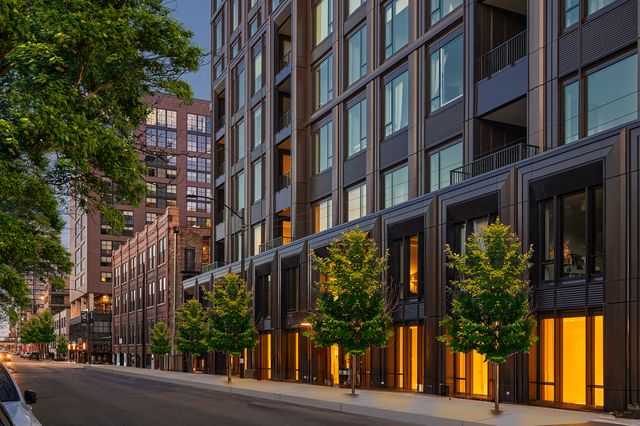 21 N May Street 503, Chicago, IL 60607