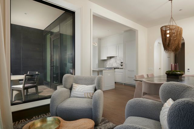 21 N May Street 503, Chicago, IL 60607