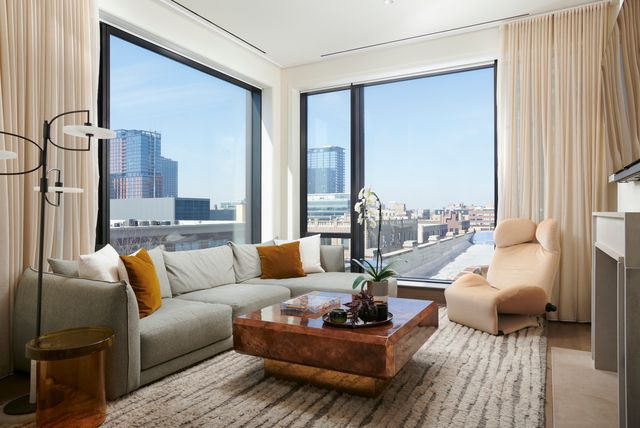 21 N May Street 503, Chicago, IL 60607