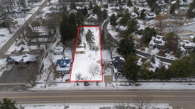 318 S Whittaker Street, New Buffalo, MI 49117