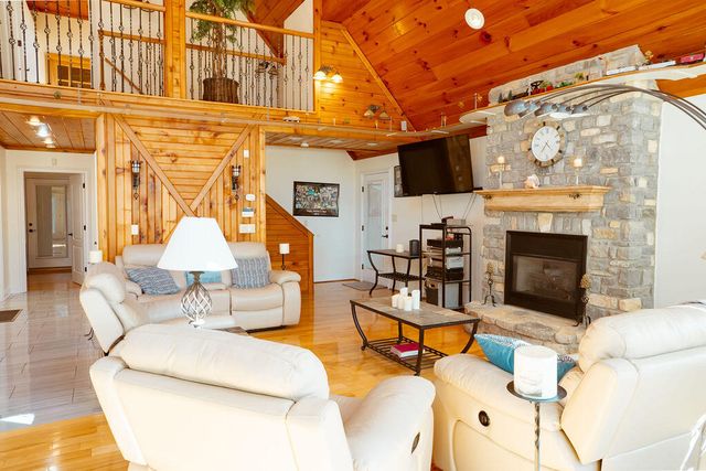 111 Horse Cove Road, Berea, KY 40403