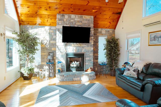 111 Horse Cove Road, Berea, KY 40403