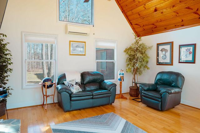 111 Horse Cove Road, Berea, KY 40403