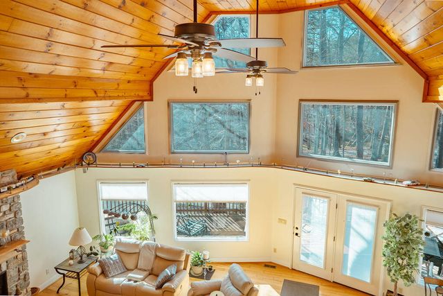 111 Horse Cove Road, Berea, KY 40403