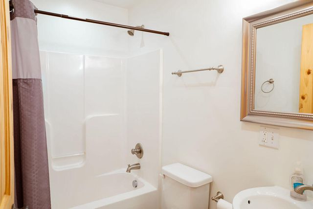 111 Horse Cove Road, Berea, KY 40403