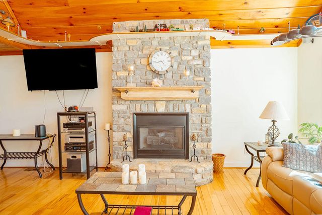 111 Horse Cove Road, Berea, KY 40403