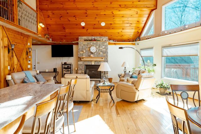 111 Horse Cove Road, Berea, KY 40403