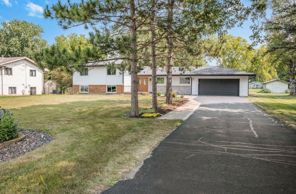 2958 Vanderbie Street, Little Canada, MN 55117 — exterior