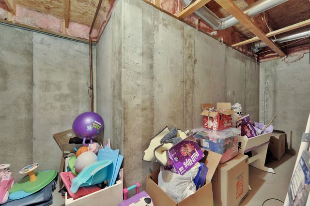 223 Wheatridge Dr, Newton, KS 67114