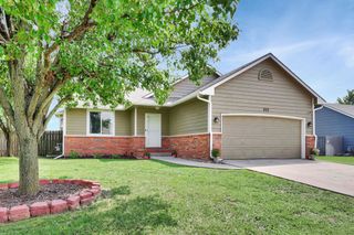 223 Wheatridge Dr, Newton, KS 67114