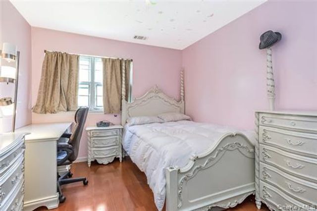 6 Manors Drive, Jericho, NY 11753