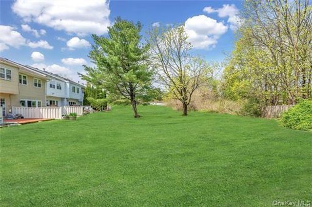 6 Manors Drive, Jericho, NY 11753
