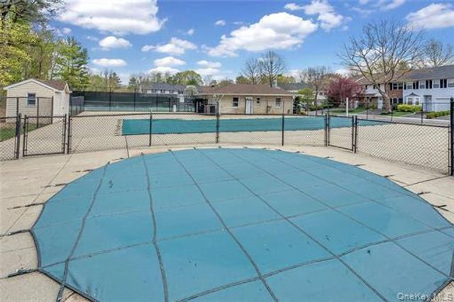 6 Manors Drive, Jericho, NY 11753