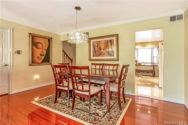 6 Manors Drive, Jericho, NY 11753