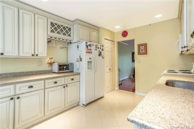 6 Manors Drive, Jericho, NY 11753