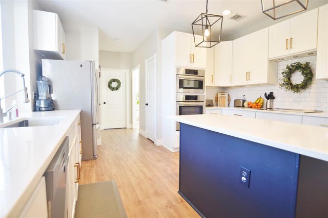 506 Windsor Drive, Friendswood, TX 77546