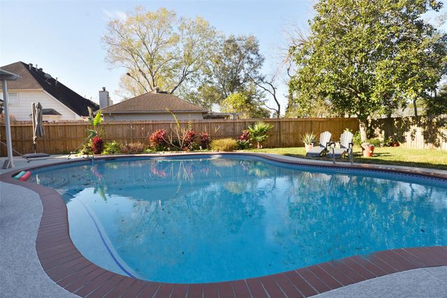 506 Windsor Drive, Friendswood, TX 77546