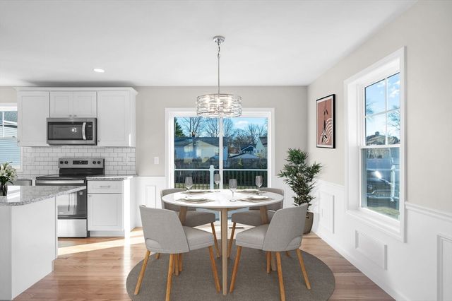 39 Wallace St, Springfield, MA 01119