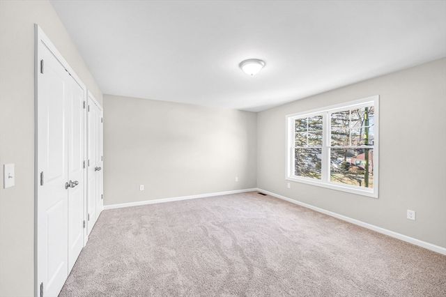 39 Wallace St, Springfield, MA 01119