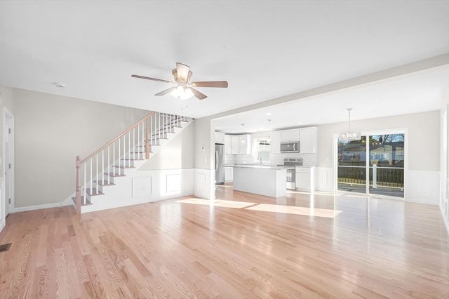 39 Wallace St, Springfield, MA 01119