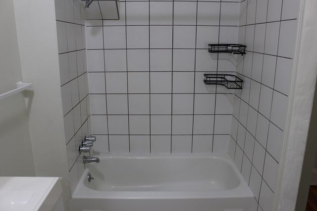 124 Dunham St 1, Attleboro, MA 02703