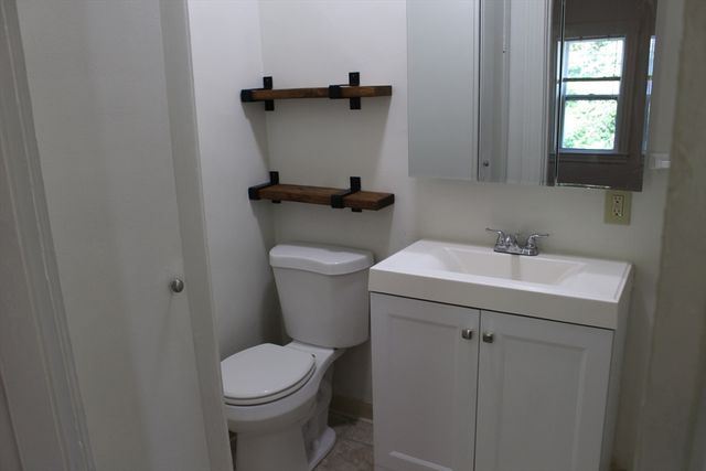 124 Dunham St 1, Attleboro, MA 02703