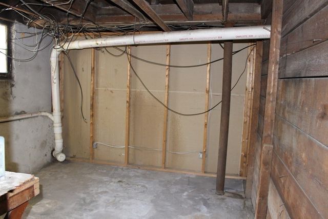 124 Dunham St 1, Attleboro, MA 02703