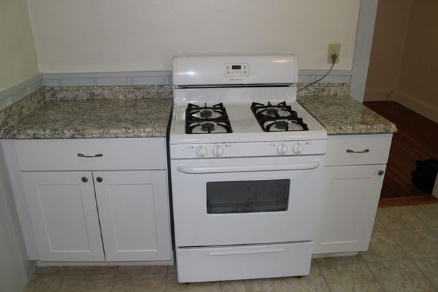 124 Dunham St 1, Attleboro, MA 02703