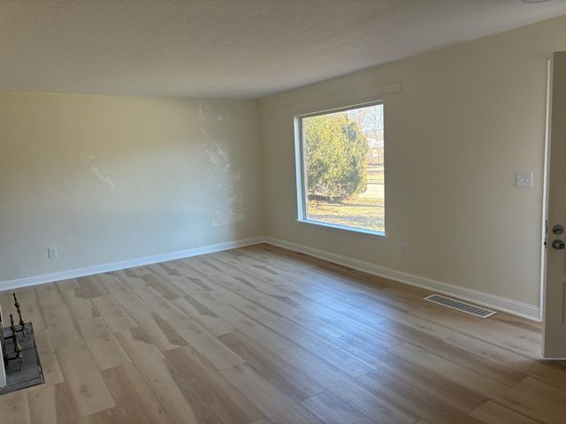 1863 S CHAUTAUQUA, Wichita, KS 67211