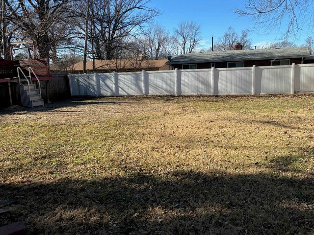 1863 S CHAUTAUQUA, Wichita, KS 67211