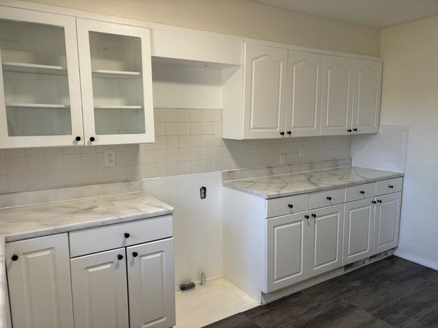 1863 S CHAUTAUQUA, Wichita, KS 67211