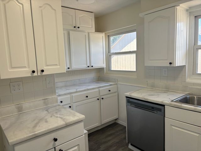 1863 S CHAUTAUQUA, Wichita, KS 67211