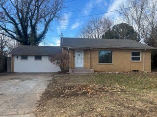 1863 S CHAUTAUQUA, Wichita, KS 67211