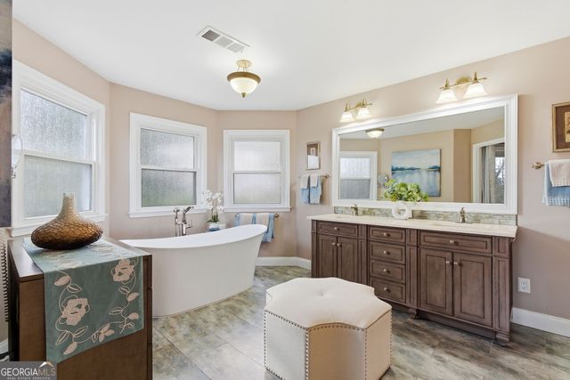 1073 Shady Valley Place, Atlanta, GA 30324