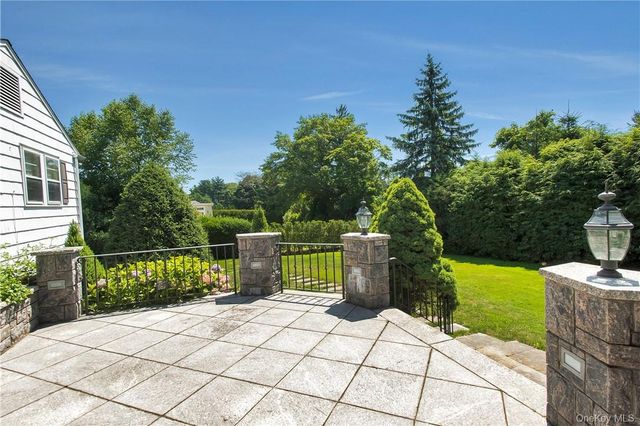 40 Meadow Road, Scarsdale, NY 10583