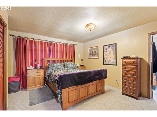 674 YOUNGS Ln, Roseburg, OR 97471