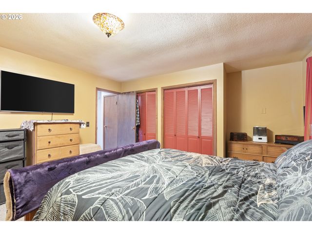 674 YOUNGS Ln, Roseburg, OR 97471