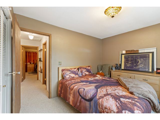 674 YOUNGS Ln, Roseburg, OR 97471