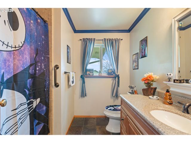 674 YOUNGS Ln, Roseburg, OR 97471