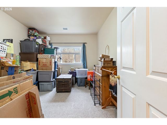 674 YOUNGS Ln, Roseburg, OR 97471