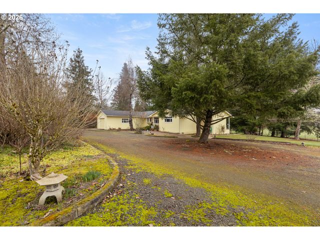 674 YOUNGS Ln, Roseburg, OR 97471