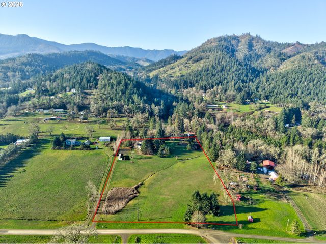 674 YOUNGS Ln, Roseburg, OR 97471