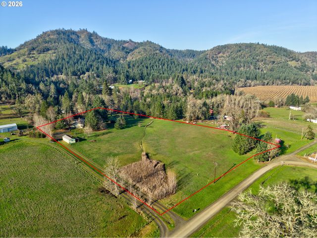 674 YOUNGS Ln, Roseburg, OR 97471